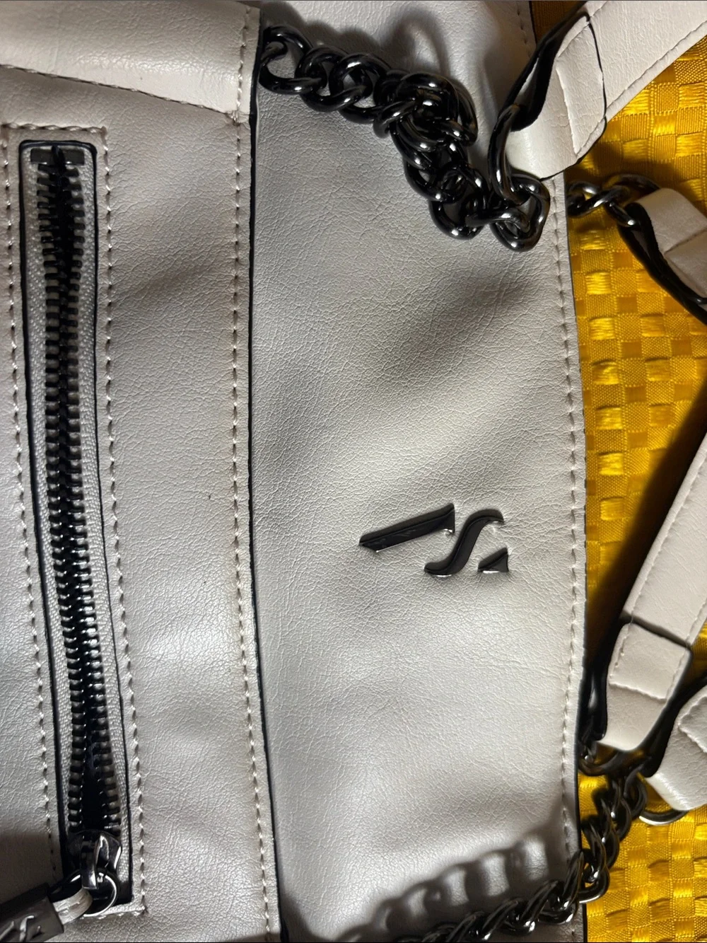 Simply Vera Vera Wang White Shoulder Bag with Black Chain Detail